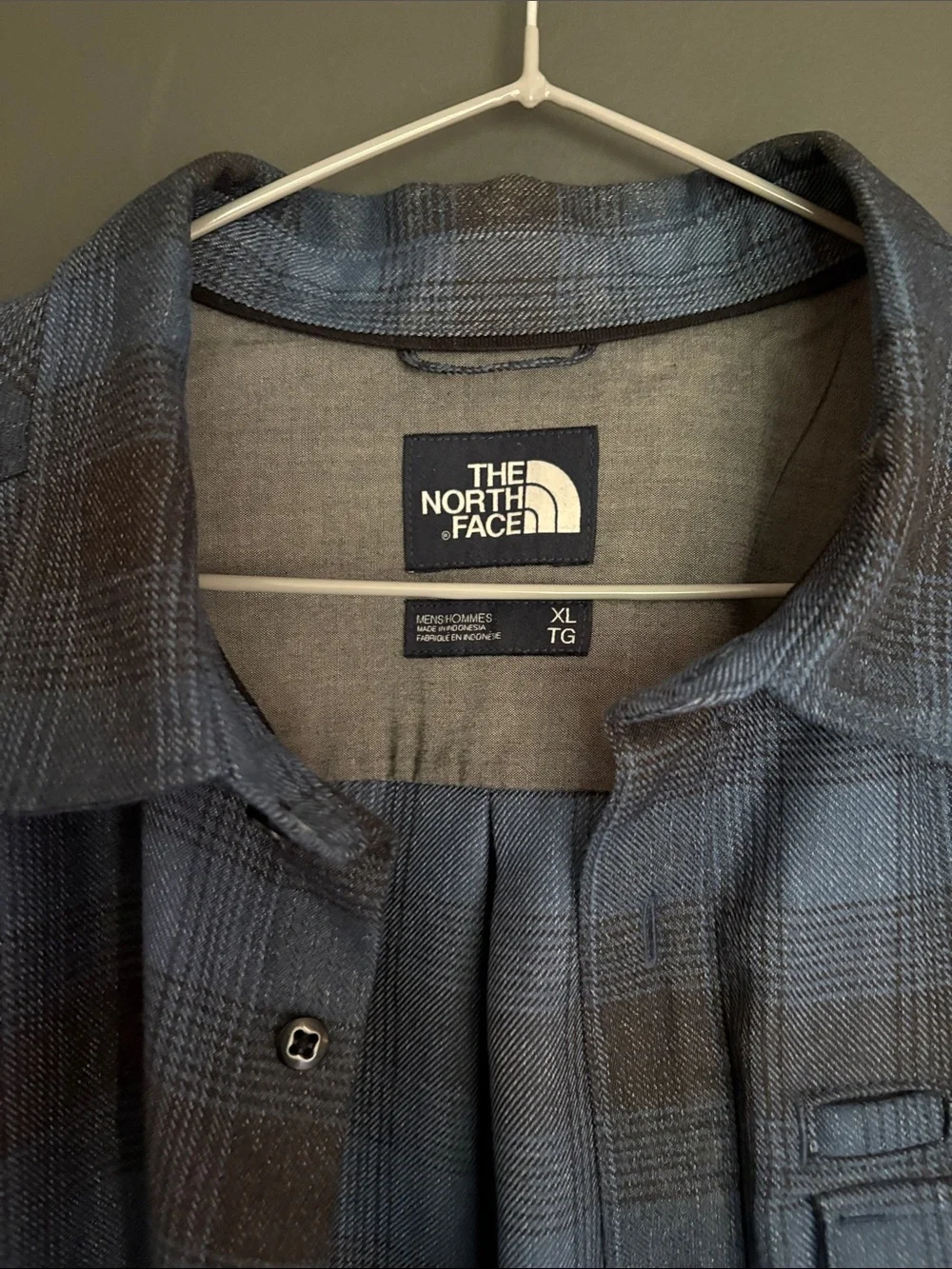 The North Face XL Men's Blue & Gray Plaid Shirt